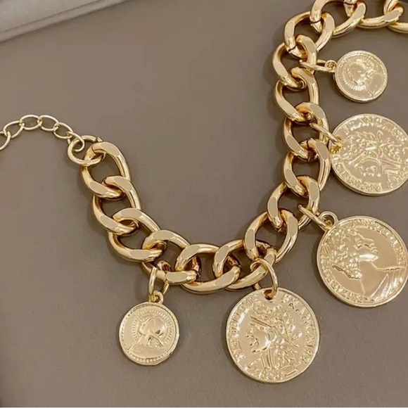 Goldtone Bracelet - Picture 3 of 7